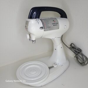 Retro Hamilton Beach Scovill Mixer Vintage Harvest White, 10 Speed